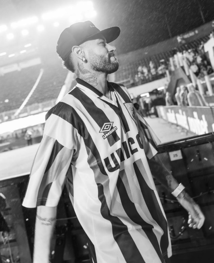 Neymar apresenta seu novo superiate de R$ 120 milhões em Ilha Grande